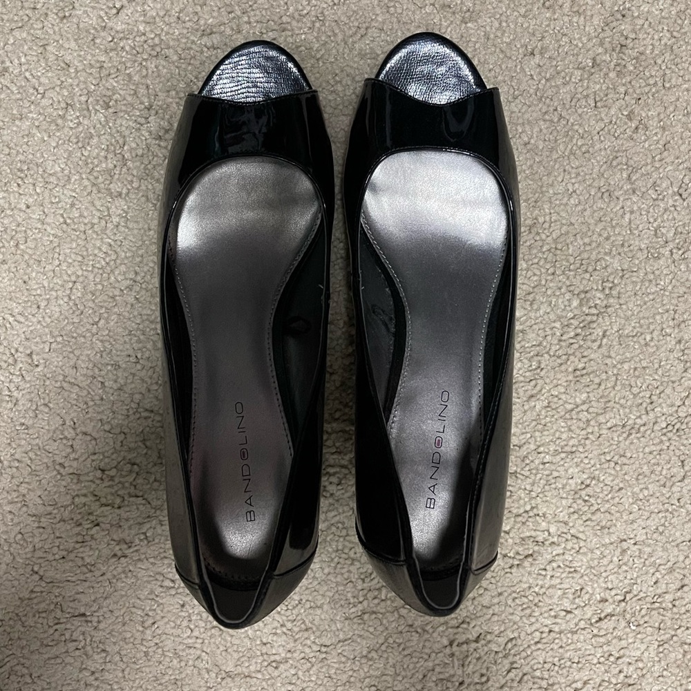 Bandolino Raina’s Women’s Peep Toe Platform Pump - Picture 3 of 5